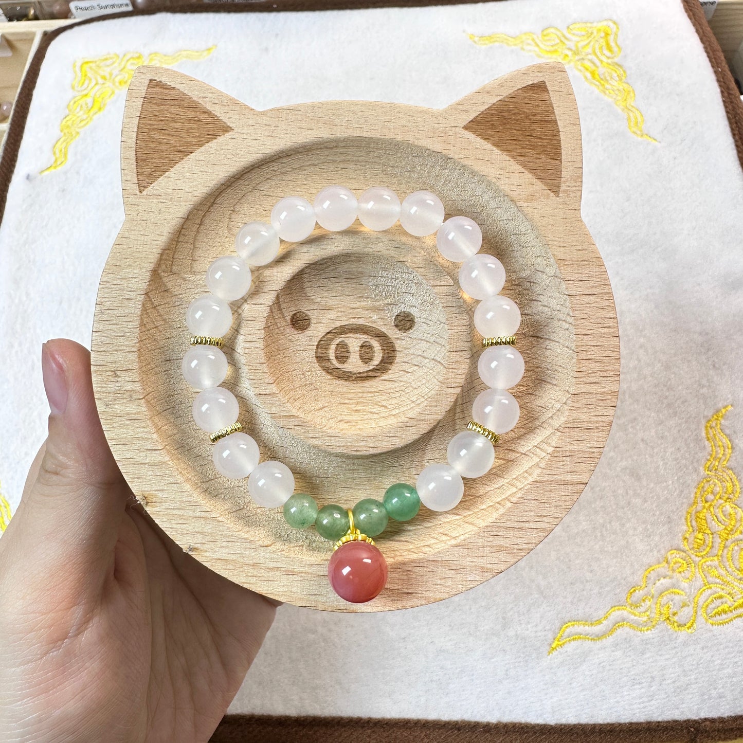 White agate bracelet